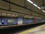 Andenes de una estaci&oacute;n de la l&iacute;nea 7 de Metro de Madrid.