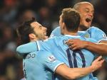 Negredo, Dzeko y Kompany celebran un gol del Manchester City.