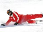 El expiloto Michael Schumacher, esquiando.