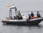 Agentes de la Guardia Civil en las costas de Ceuta.