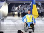 Mikhaylo Tkachenko, abanderado ucraniano en la inauguraci&oacute;n de los Juegos Paral&iacute;mpicos de Sochi.