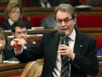 El presidente de la Generalitat, Artur Mas, durante la sesi&oacute;n de control en el Parlament.