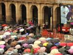 Miles de personas han asistido al funeral de I&ntilde;aki Azkuna en la catedral de Santiago en la capital vizca&iacute;na.