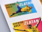 Vista de un pliego de sellos con la imagen del futbolista sueco Zlatan Ibrahimovic presentado en Estocolmo (Suecia).