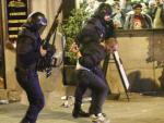 La Polic&iacute;a detiene a un manifestante tras la Marcha por la Dignidad de Madrid.