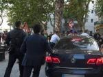Unos 50 manifestantes violentos han agredido a algunos militantes del PP y han arrojado objetos contra el coche oficial de Montoro y de la l&iacute;der del PPC.