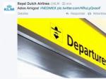 Captura del tuit de KLM tras el Holanda-M&eacute;xico y respuesta del actor Gael Garc&iacute;a Bernal.