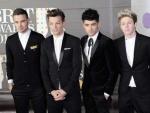 La banda One Direction el 20 de febrero de 2013, al llegar a la entrega de los premios Brit.