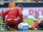 Javi Mart&iacute;nez, recibiendo asistencia m&eacute;dica durante el partido de la Supercopa que su equipo, el Bayern, ha perdido contra el Borussia.