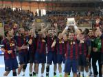 Los jugadores del Barcelona celebran el t&iacute;tulo de la Supercopa Asobal 2014 conseguido ante el Granollers.