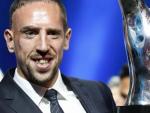 El franc&eacute;s Frank Ribery galardonado con el premio al mejor jugador de la UEFA.