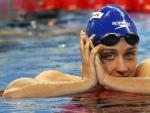 La nadadora Mireia Belmonte celebra haber ganado la final femenina de los 400 estilos.
