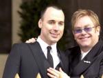 Elton John y David Furnish antes de la ceremonia de su boda.