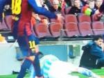 Jordi Alba, a patadas con el jugador del M&aacute;laga Juanpi