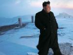 Kim Jong-un escala el venerado Monte Paekdu para homenajear a su padre.