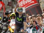 Igor Ant&oacute;n celebra su victoria en la primera etapa de la Vuelta a Asturias 2015.