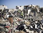 Edificios destruidos tras bombardeos de la coalici&oacute;n &aacute;rabe en Sanaa, Yemen.
