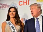 Donald Trump junto con Miss Universo 2014, Paulina Vega, tras la celebraci&oacute;n del certamen.