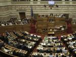 Sesi&oacute;n en el Parlamento griego en la que se ha aprobado la propuesta para convencer a Europa.