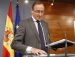 El ministro de Sanidad, Asuntos Sociales e Igualdad, Alfonso Alonso, durante su comparecencia este jueves en el palacio de La Moncloa.