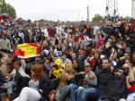 Decenas de activistas en contra del Toro de la Vega sentados en varios puntos del recorrido del festejo para impedir su celebraci&oacute;n.