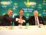 Firma acuerdo entre Caja Rural del Sur y Agro Sevilla.