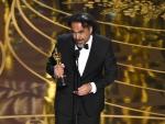 El director mexicano Alejandro Gonz&aacute;lez I&ntilde;&aacute;rritu ha hecho doblete en los Oscar al ganar la estatuilla a Mejor Director por El Renacido.
