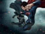 Superman machaca a Batman en un nuevo clip