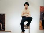 Foto de juventud de Ai Weiwei en su estudio