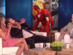 Chris Evans recibe el susto por parte de Iron Man en el programa de Ellen DeGeneres.