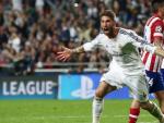 Sergio Ramos celebra su gol, muy cerca de la final del partido y que empataba al Real Madrid frente al Atl&eacute;tico, forzando la pr&oacute;rroga del partido.