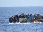 Una embarcaci&oacute;n, volcada en aguas internacionales a 18 millas de las costas de Libia.