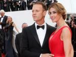 El actor Rocco Siffredi, con su esposa, en Cannes.