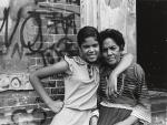 Madre e hija entre los &uacute;ltimos residentes en abandonar la zona sur del Bronx, retratada a finales de los a&ntilde;os setenta por Mel Rosenthal