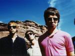 Imagen promocional de la banda Oasis.