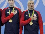El nadador estadounidense Ryan Lochte, tras una ceremonia de recogida de medallas.