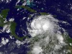 El ojo del hurac&aacute;n de categor&iacute;a 4 Matthew, que contin&uacute;a su desplazamiento por el sur y centro del Caribe en su ruta hacia Jamaica, Hait&iacute; y el este de Cuba.