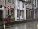 Imagen de archivo de un temporal de lluvia y viento en Santiago de Compostela.