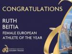 Ruth Beitia, con su trofeo a la mejor atleta europea del a&ntilde;o.
