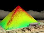 Una recreaci&oacute;n termogr&aacute;fica de la pir&aacute;mide de Keops, en Giza, donde se han localizado dos nuevas cavidades gracias a la tecnolog&iacute;a de termograf&iacute;a infrarroja.