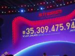 La pantala muestra la cantidad del yuan chino frente a la del d&oacute;lar estadounidense durante las transacciones en l&iacute;nea una hora despu&eacute;s del lanzamiento del festival global de comercio Alibaba 11.11 en Shenzhen (China).