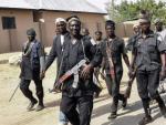Un grupo de vigilantes patrullan en el norte de Nigeria para ayudar al ej&eacute;rcito del pa&iacute;s en la lucha contra Boko Haram.