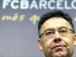 El presidente del Bar&ccedil;a, Josep Maria Bartomeu, en rueda de prensa en el Camp Nou.