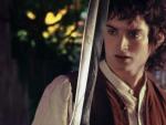 Frodo (Elijah Wood) sostiene a Dardo en 'El se&ntilde;or de los anillos'.