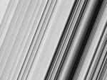 Fotograf&iacute;a del anillo B de Saturno con un detalle sin precedentes, tomada por la sonda espacial Cassini.