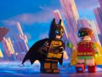 Batman y Robin en una escena de 'Batman: La LEGO pel&iacute;cula'.