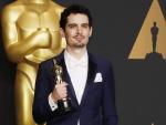 Damien Chazelle recibi&oacute; el Oscar a mejor director por su trabajo en La La Land, siendo el realizador m&aacute;s joven que lo recibe en la historia de estos galardones.
