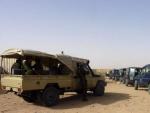 Los cooperantes espa&ntilde;oles que regresaron a Tinduf fueron recibidos como h&eacute;roes entre fuertes medidas de seguridad adoptadas por la polic&iacute;a del Frente Polisario .