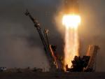 Momento del lanzamiento del cohete Soyuz-FG y la nave espacial Soyuz MS-04 desde el cosm&oacute;dromo de Baikonur (Kazajist&aacute;n).