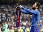 Leo Messi celebra su gol en el cl&aacute;sico en el minuto 92.